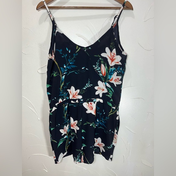 NWT C&E Los Angeles Tiger Lily Romper SZ M - Picture 2 of 13